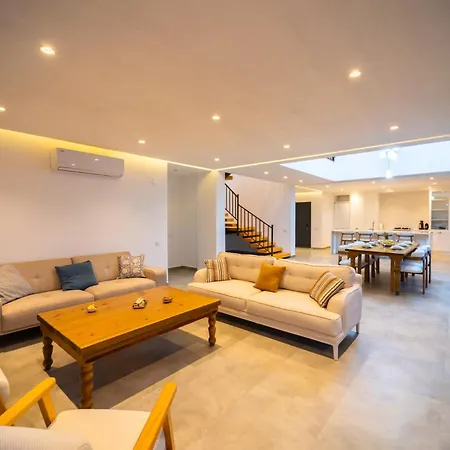 Villa Deniz Manzarali Genis Tatil Villasi Kas