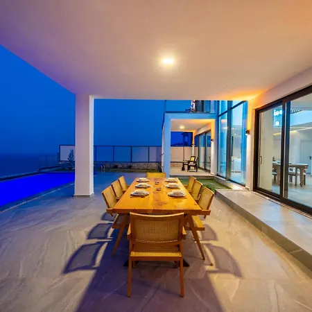 Deniz Manzarali Genis Tatil Villasi * Kas