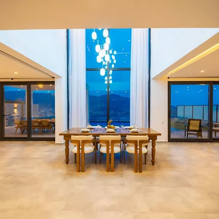Deniz Manzarali Genis Tatil Villasi * Kas