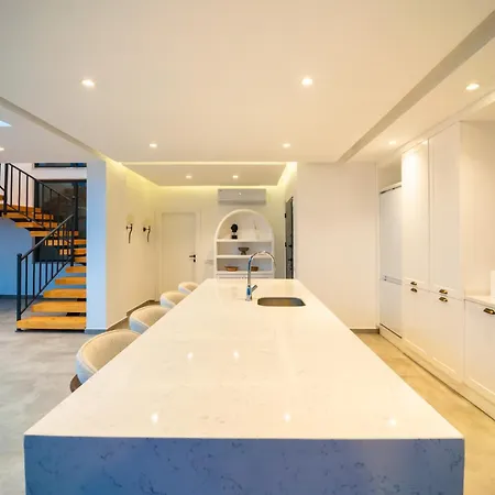 Villa Deniz Manzarali Genis Tatil Villasi Kas
