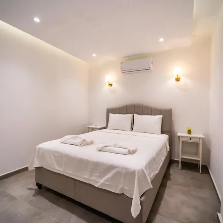 Deniz Manzarali Genis Tatil Villasi Villa Kas