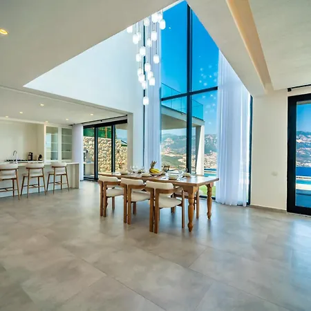 Deniz Manzarali Genis Tatil Villasi Villa *