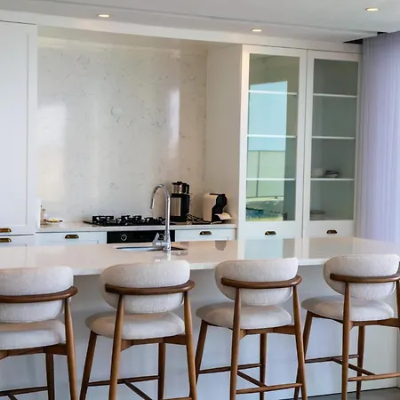 Deniz Manzarali Genis Tatil Villasi Villa *