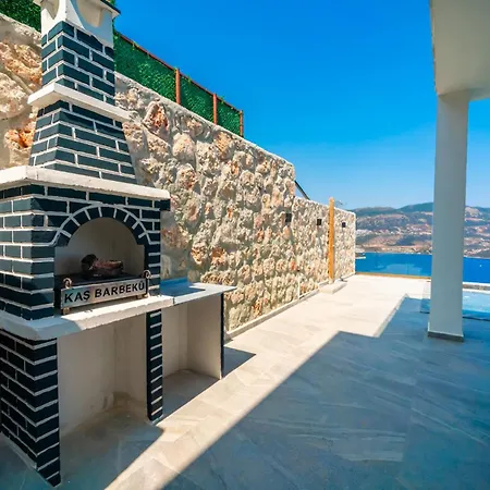 Villa Deniz Manzarali Genis Tatil Villasi *
