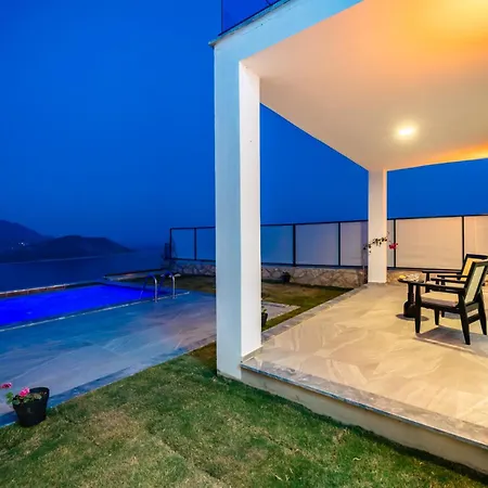 Deniz Manzarali Genis Tatil Villasi Villa Kas