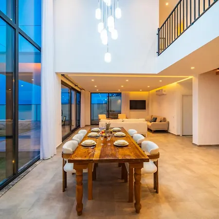 Deniz Manzarali Genis Tatil Villasi * Kas