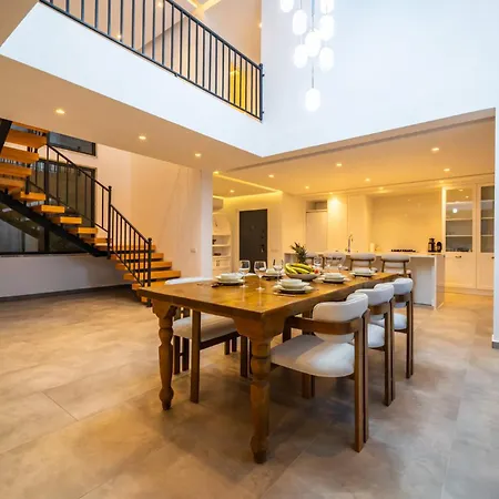 Deniz Manzarali Genis Tatil Villasi Villa Kas