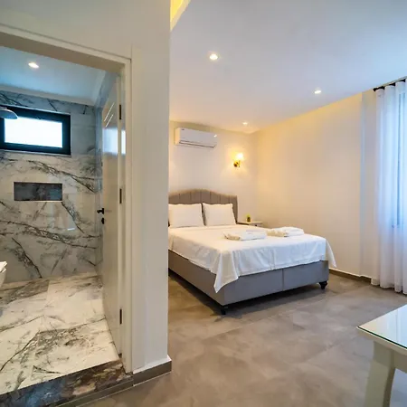빌라 Deniz Manzarali Genis Tatil Villasi 카스