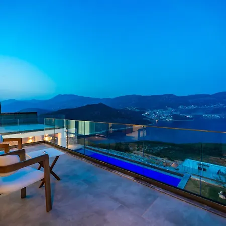 빌라 Deniz Manzarali Genis Tatil Villasi 카스