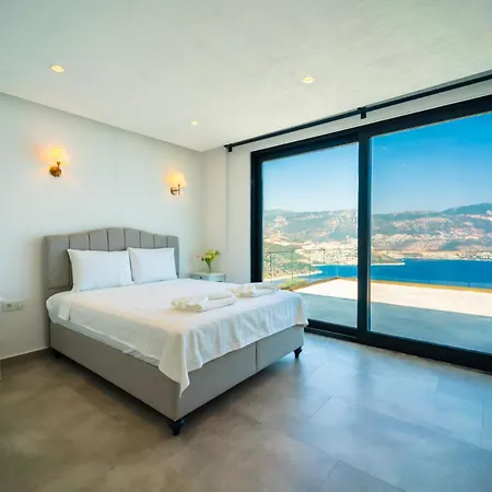 빌라 Deniz Manzarali Genis Tatil Villasi 카스